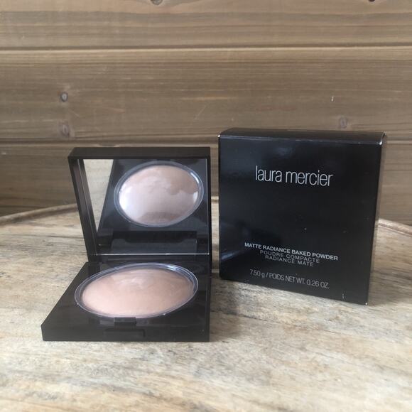 Laura Mercier Matte Radiance Baked Face Powder, Bronze 03 - Picture 1 of 6